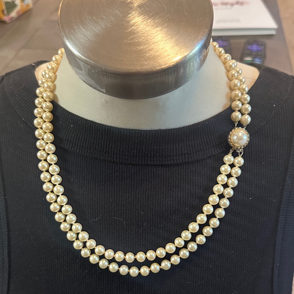 Elegant Pearl Necklace